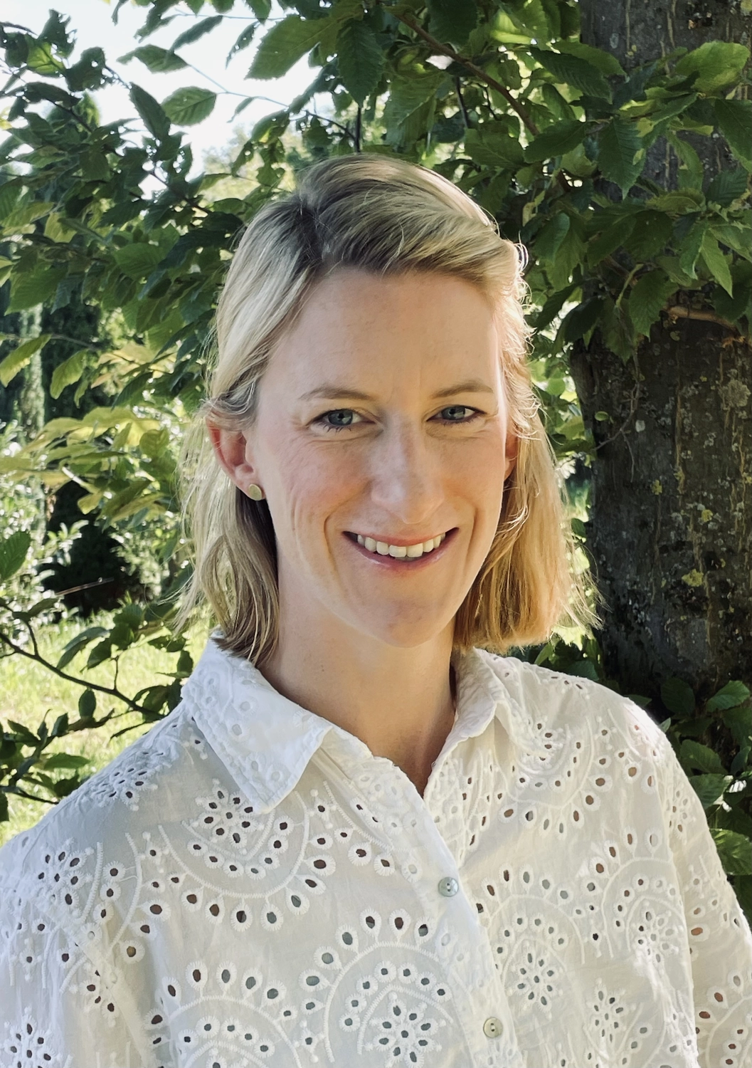 Lena Karpfinge, Hebamme Ergoldsbach Hebamme ,Geburtsvorbereitung ,Schwangerschaft Betreuung ,Wochenbett Betreuung ,Rückbildungskurs ,Beckenbodentraining ,Stillberatung ,Geburtsbegleitung